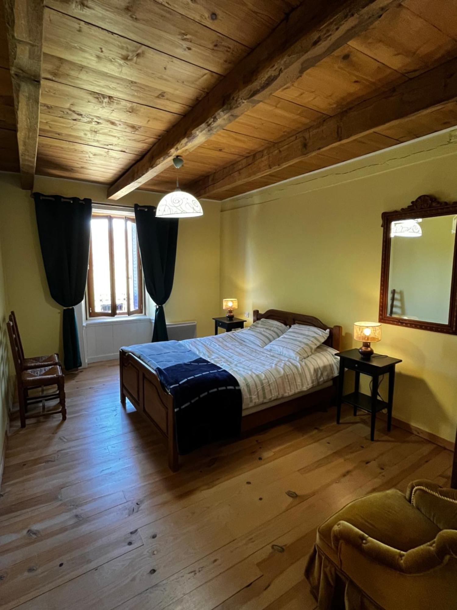 Saint-Hippolyte  Gite A La Ferme Au Coeur De L'Auvergne מראה חיצוני תמונה